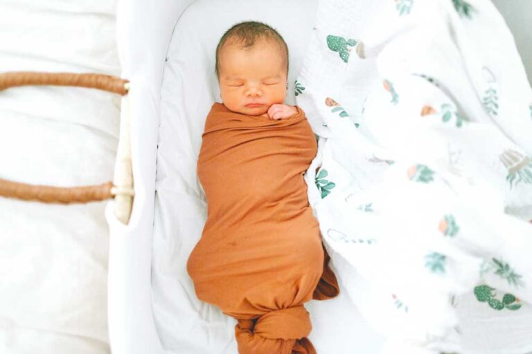 Swaddle-Blankets-for-Older-Babies-Kiki-Sebby