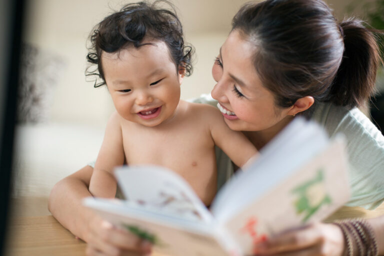 The-Power-of-Play-Bonding-and-Learning-Through-Interaction-with-Your-Baby-Kiki-Sebby