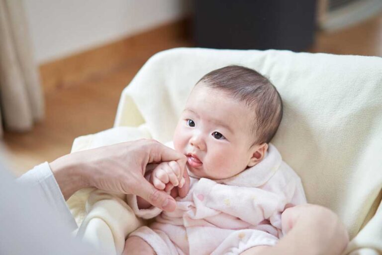 Why-Wont-My-Newborn-Sleep-Tips-and-Insights-Into-Newborn-Sleep-Patterns-Kiki-Sebby