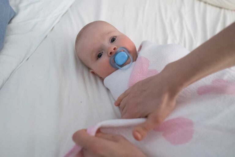 swaddle-safety-kiki-n-sebby